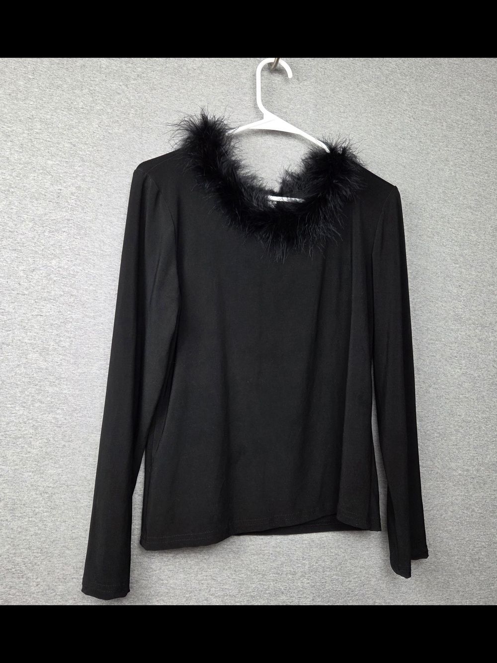 Western Connection Women's Black Long-Sleeve Top with Feather-Trim Collar Large
